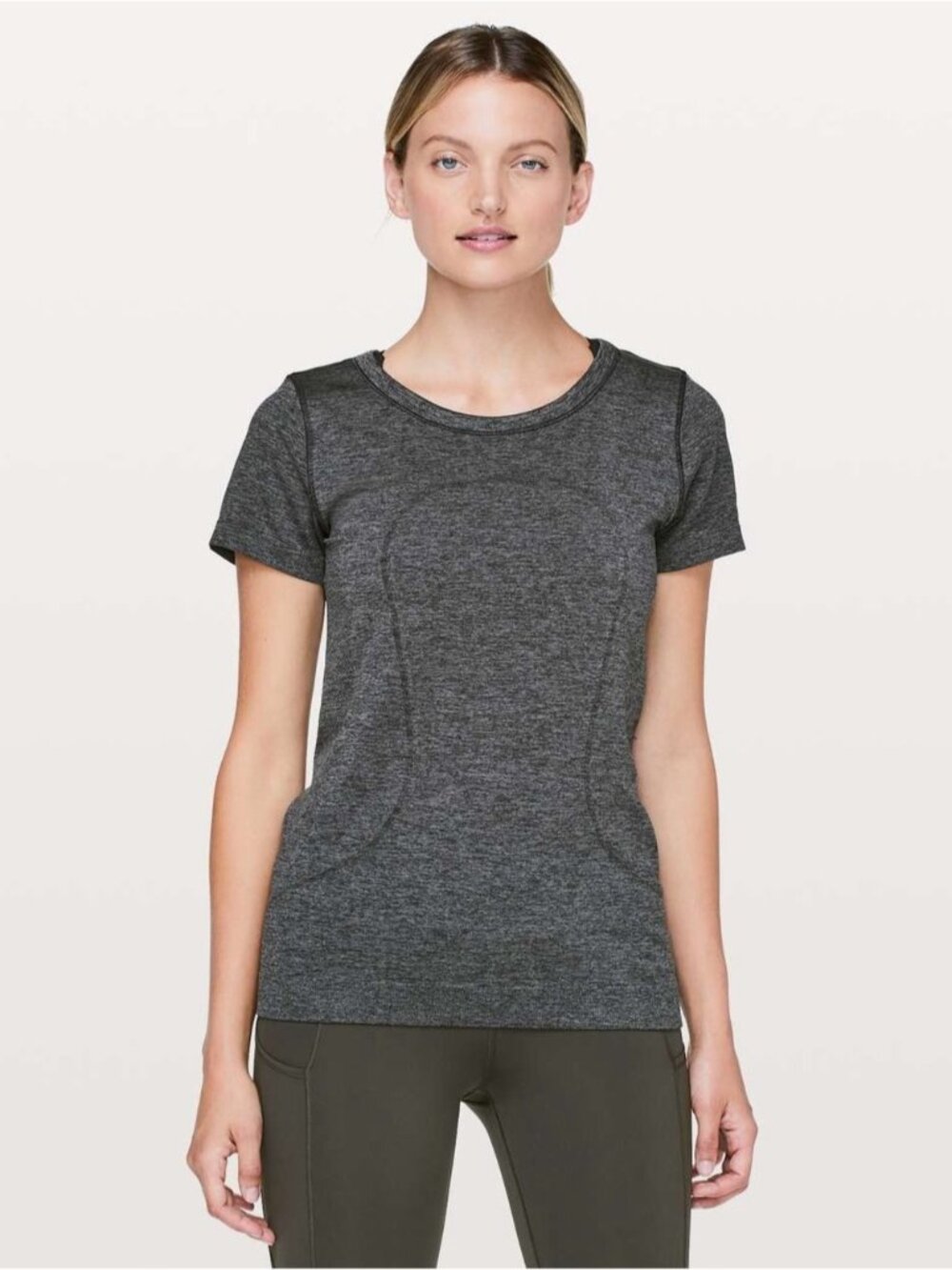 Lululemon Swiftly Tech Short Sleeve Breeze Relaxed Fit Black grey active S 6 M